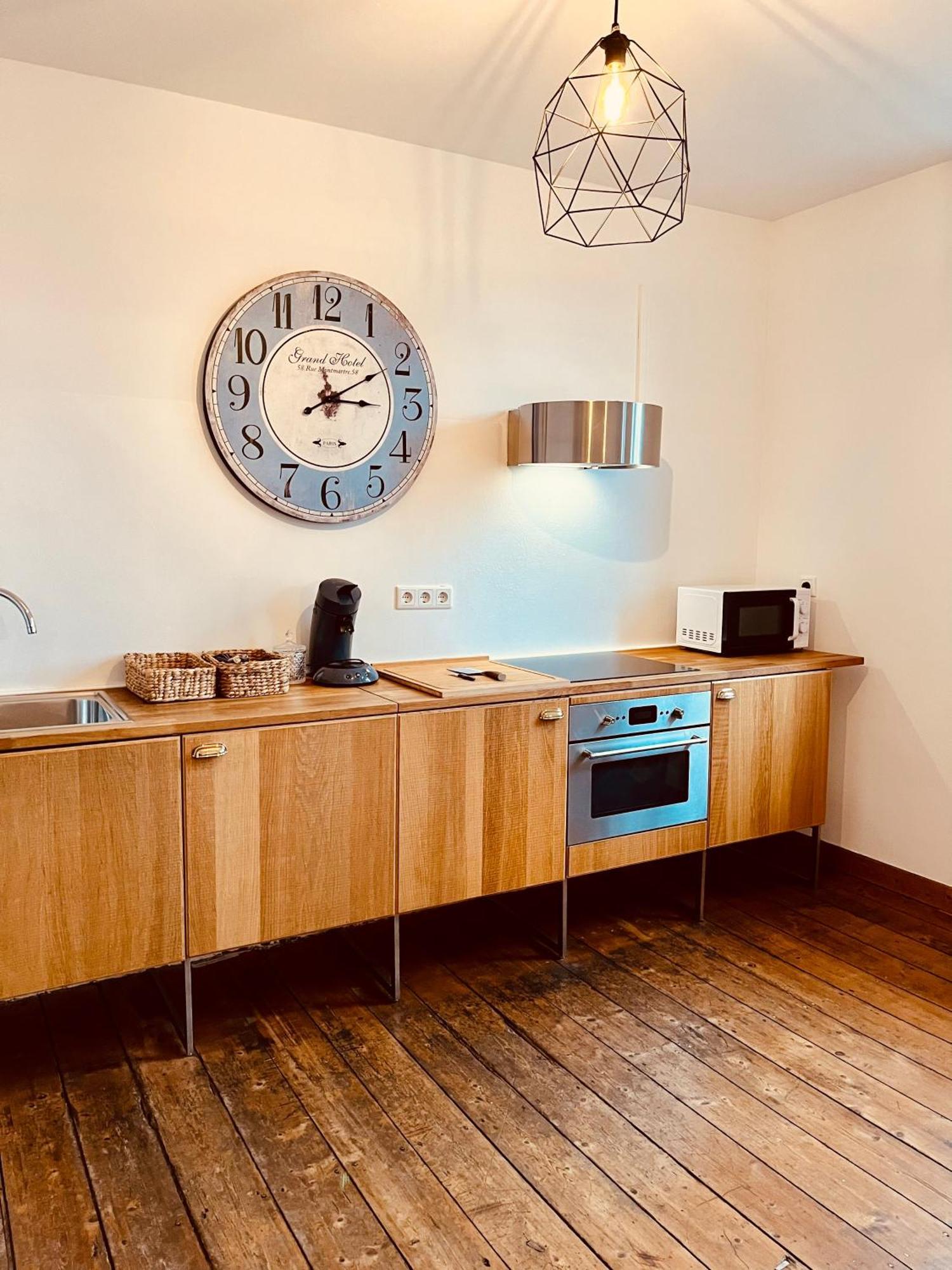 B E D & A G E D E S I G N -Extra Large- Wunderschoene Komplette Wohnung Mit Viel Platz & 4 Schlafzimmer B E D & A G E D E S I G N -Small- Wunderschoenes Zimmer Mit Bad Rechnungserstellung Fuer Geschaeftsreisende & Firmen Hünxe Dış mekan fotoğraf