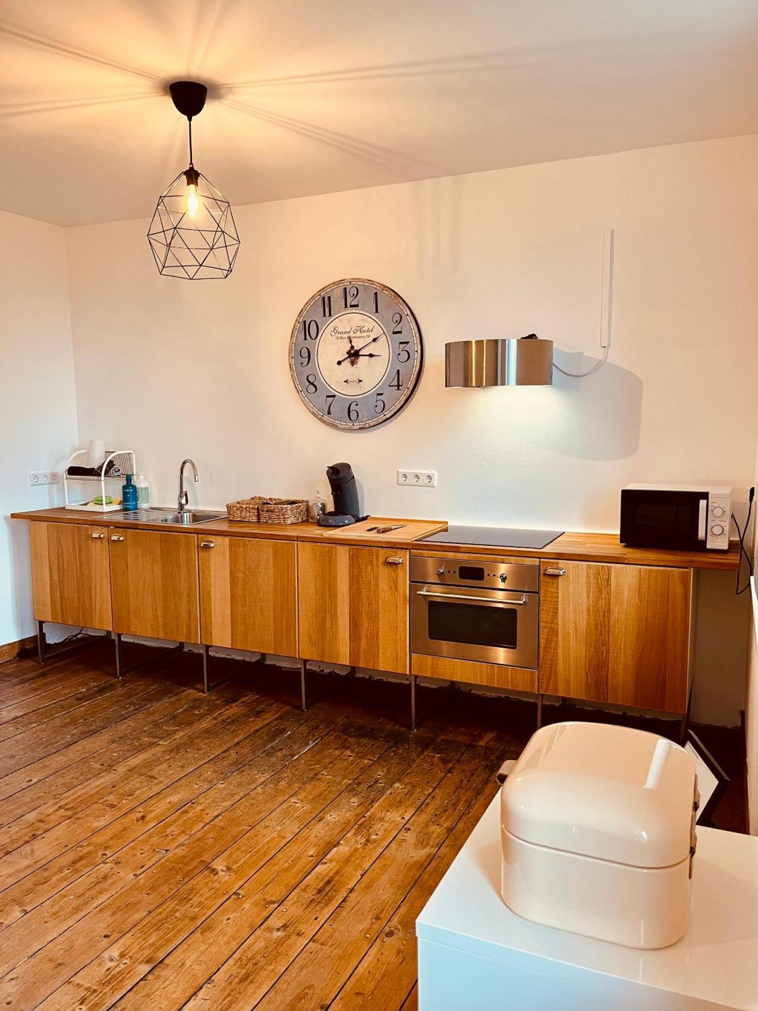 B E D & A G E D E S I G N -Extra Large- Wunderschoene Komplette Wohnung Mit Viel Platz & 4 Schlafzimmer B E D & A G E D E S I G N -Small- Wunderschoenes Zimmer Mit Bad Rechnungserstellung Fuer Geschaeftsreisende & Firmen Hünxe Dış mekan fotoğraf
